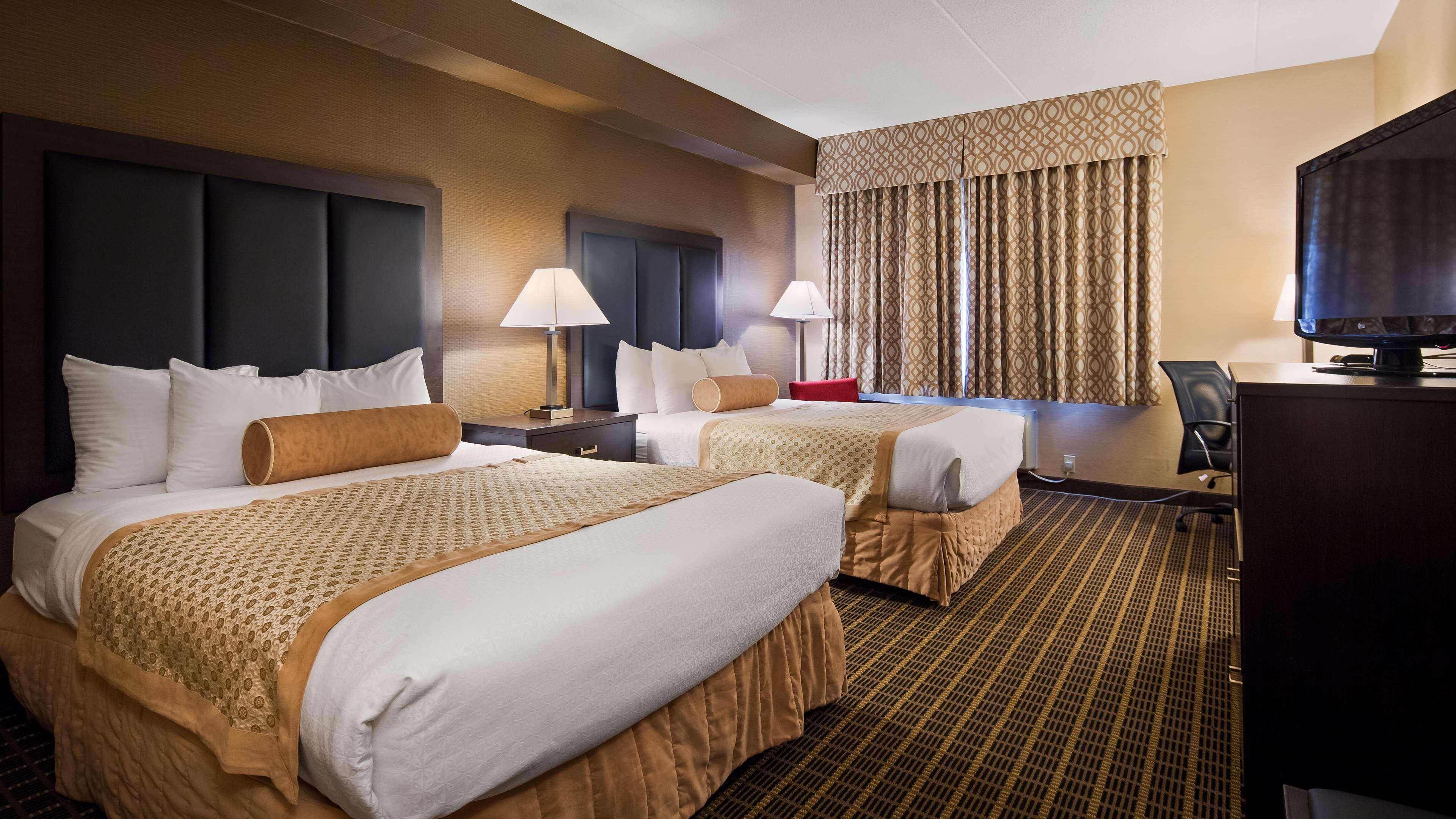 Best Western Plus Burlington Inn & Suites Exteriör bild