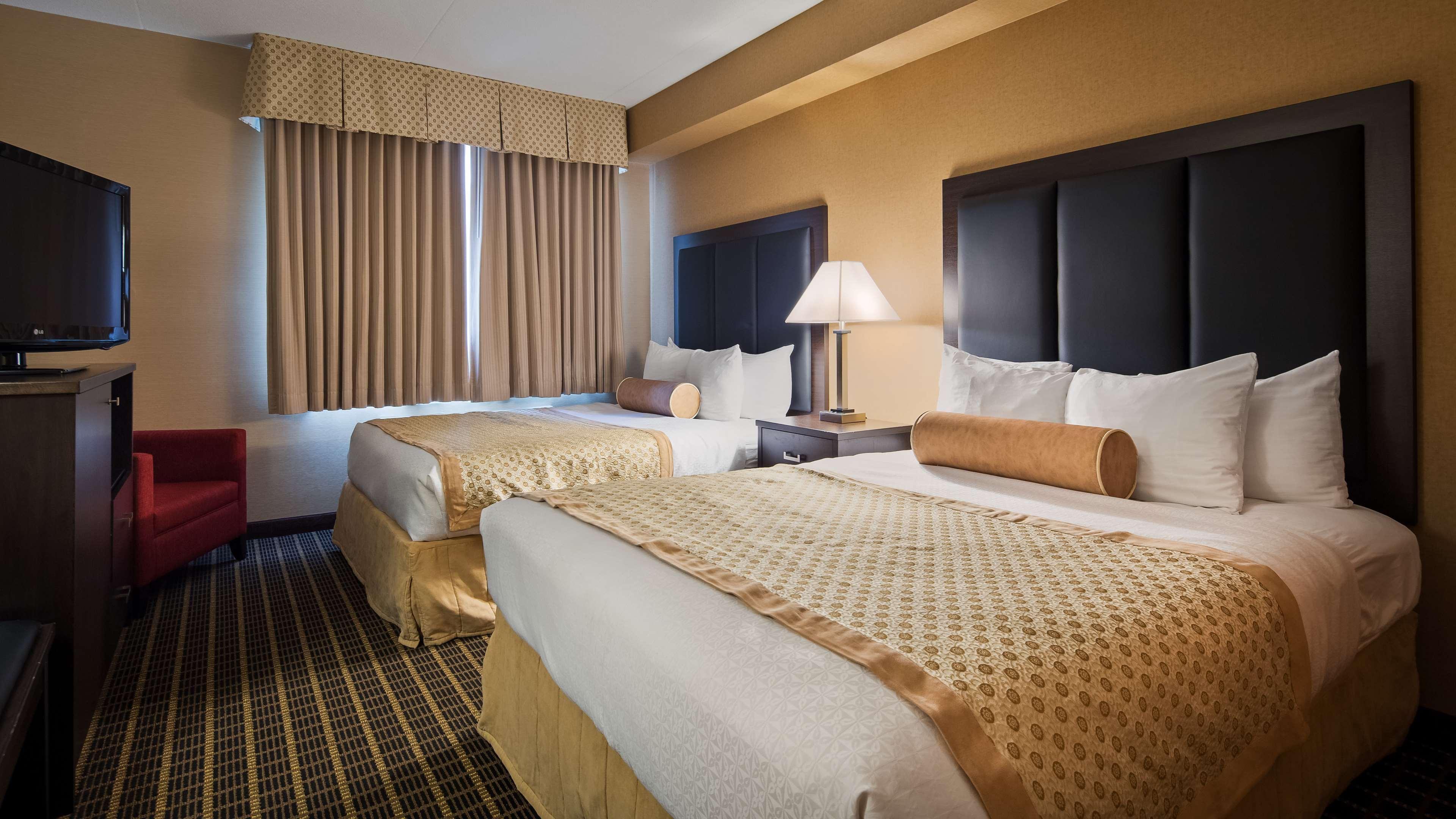 Best Western Plus Burlington Inn & Suites Exteriör bild