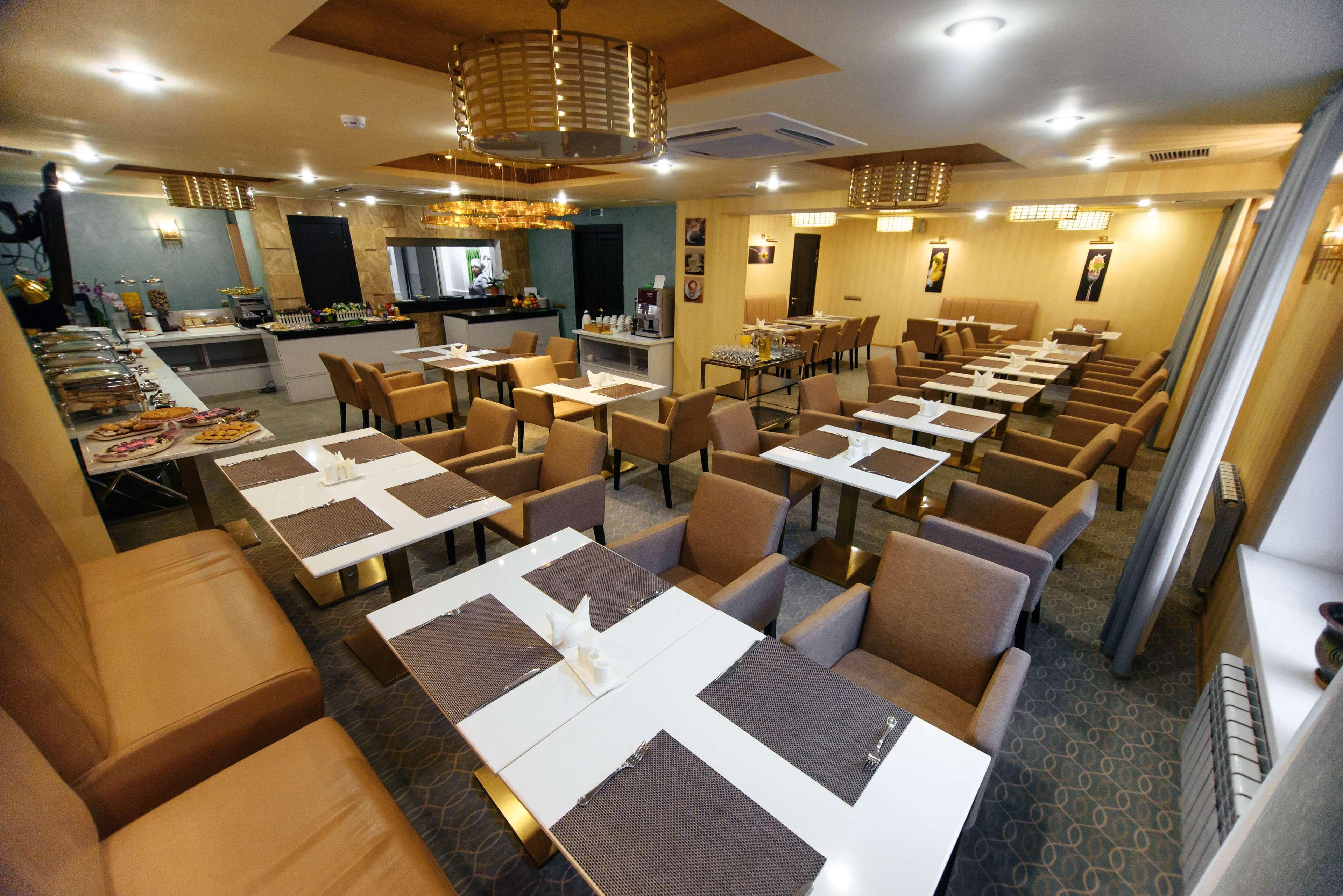Best Western Plus Burlington Inn & Suites Exteriör bild