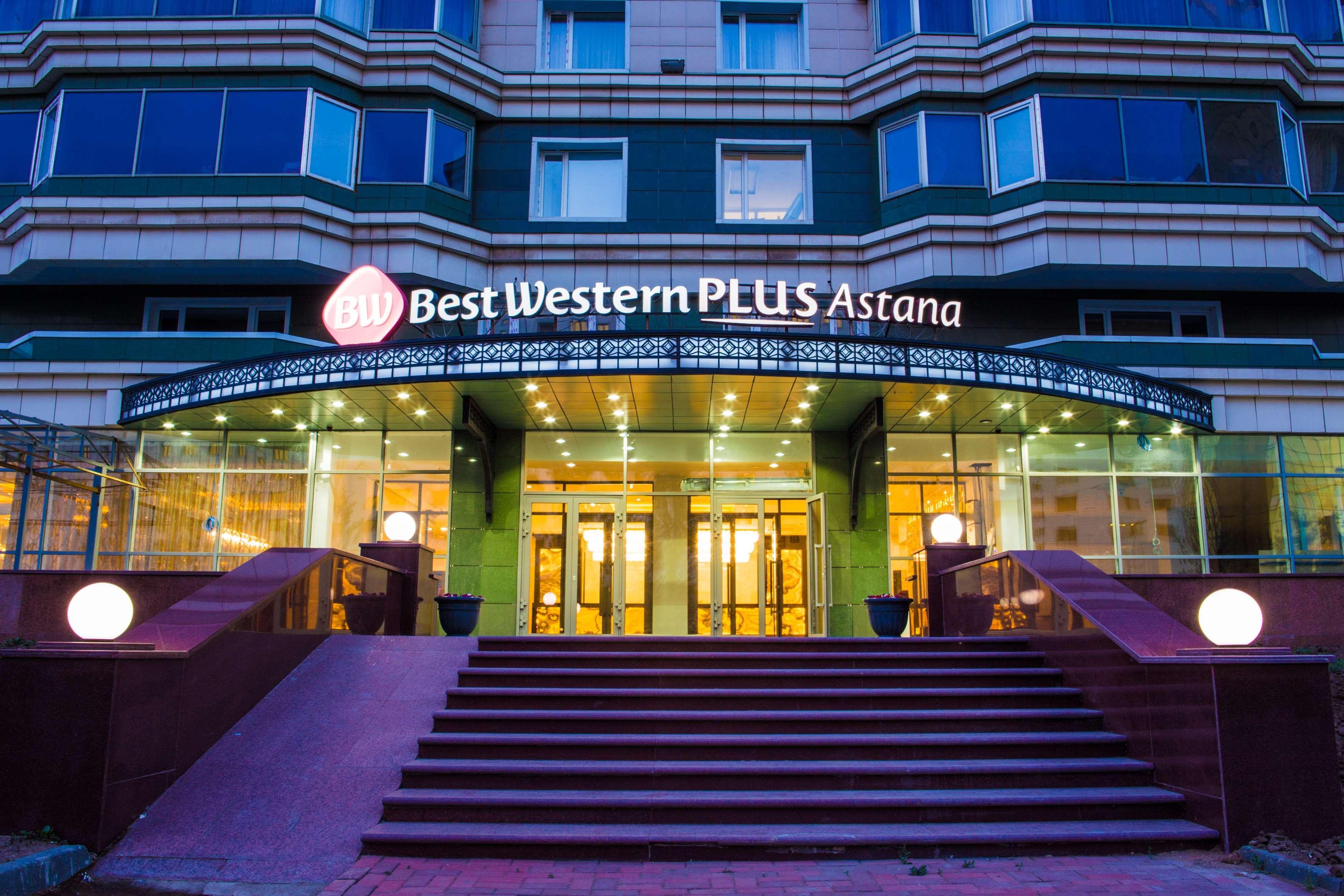 Best Western Plus Burlington Inn & Suites Exteriör bild