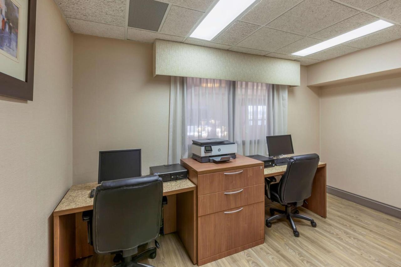 Best Western Plus Burlington Inn & Suites Exteriör bild