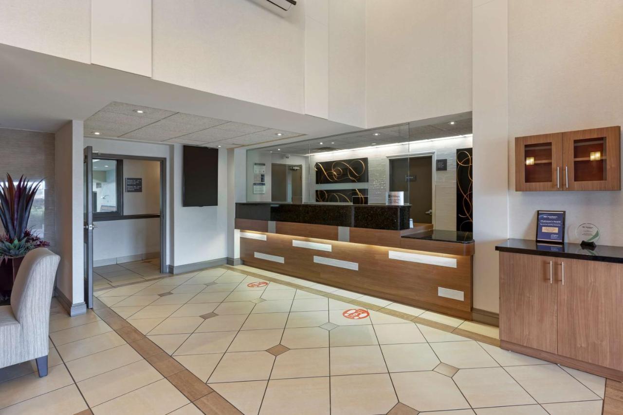 Best Western Plus Burlington Inn & Suites Exteriör bild