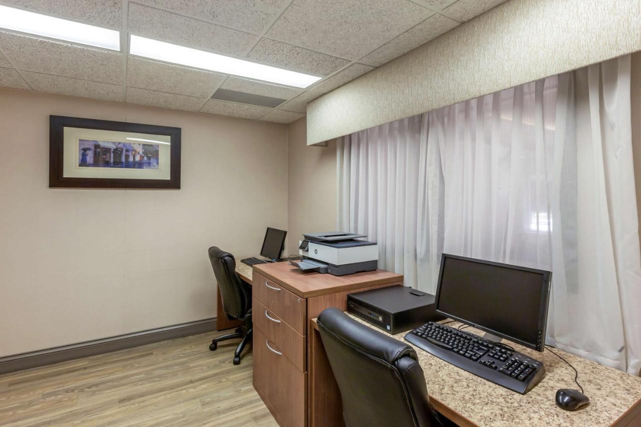Best Western Plus Burlington Inn & Suites Exteriör bild